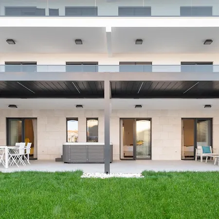 Apartman Mona - Dvosobni Stan *