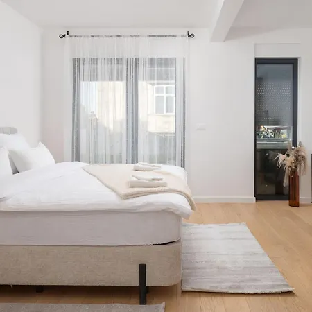 Mona - Dvosobni Stan *