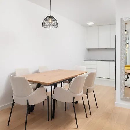 Mona - Dvosobni Stan